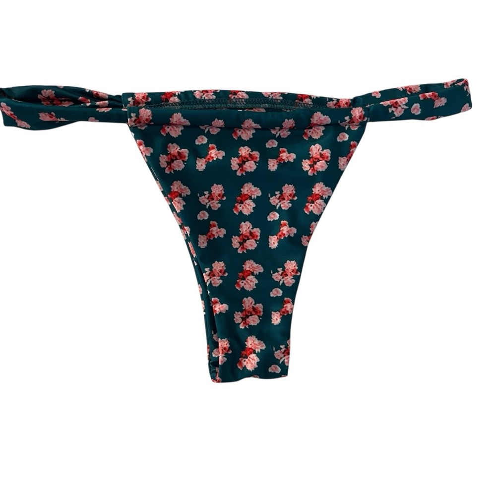 Strawberry Milk Mob Gecko Top And Bottom 2-Piece Floral Bikini — XS And S - Picture 12 of 16